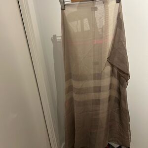 Burberry Lightweight silk scarf in Taupe and brown plaid pattern